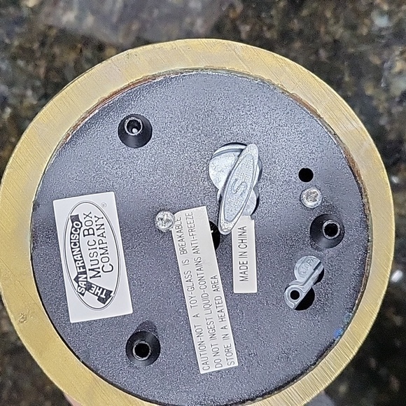 Vintage San Francisco Music Box Company 9 Lives Snow Globe Beauty and the Beast - Picture 10 of 10